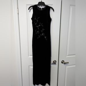 Elegant Black Velvet Evening Dress